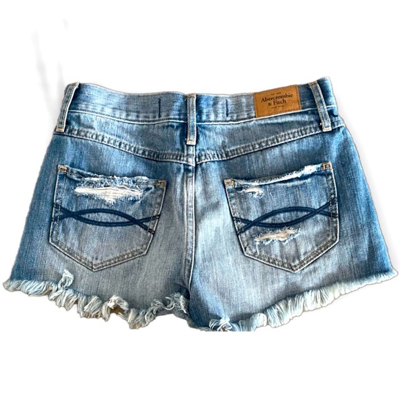 Abercrombie & Fitch • 00 • Waist 24 • Short Shorts - Picture 6 of 15